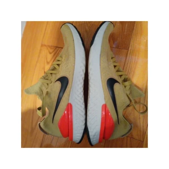 Size 7 - Nike Epic React White - Picture 2 of 5